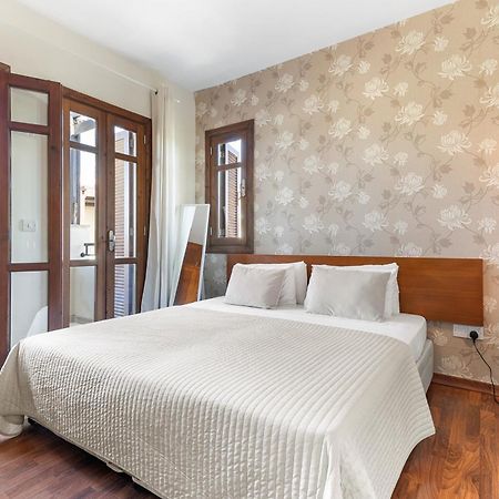 2 Bedroom Apartment Assia With Communal Pool, Aphrodite Hills Resort Куклія Екстер'єр фото