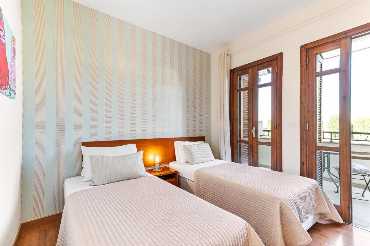 2 Bedroom Apartment Assia With Communal Pool, Aphrodite Hills Resort Куклія Екстер'єр фото