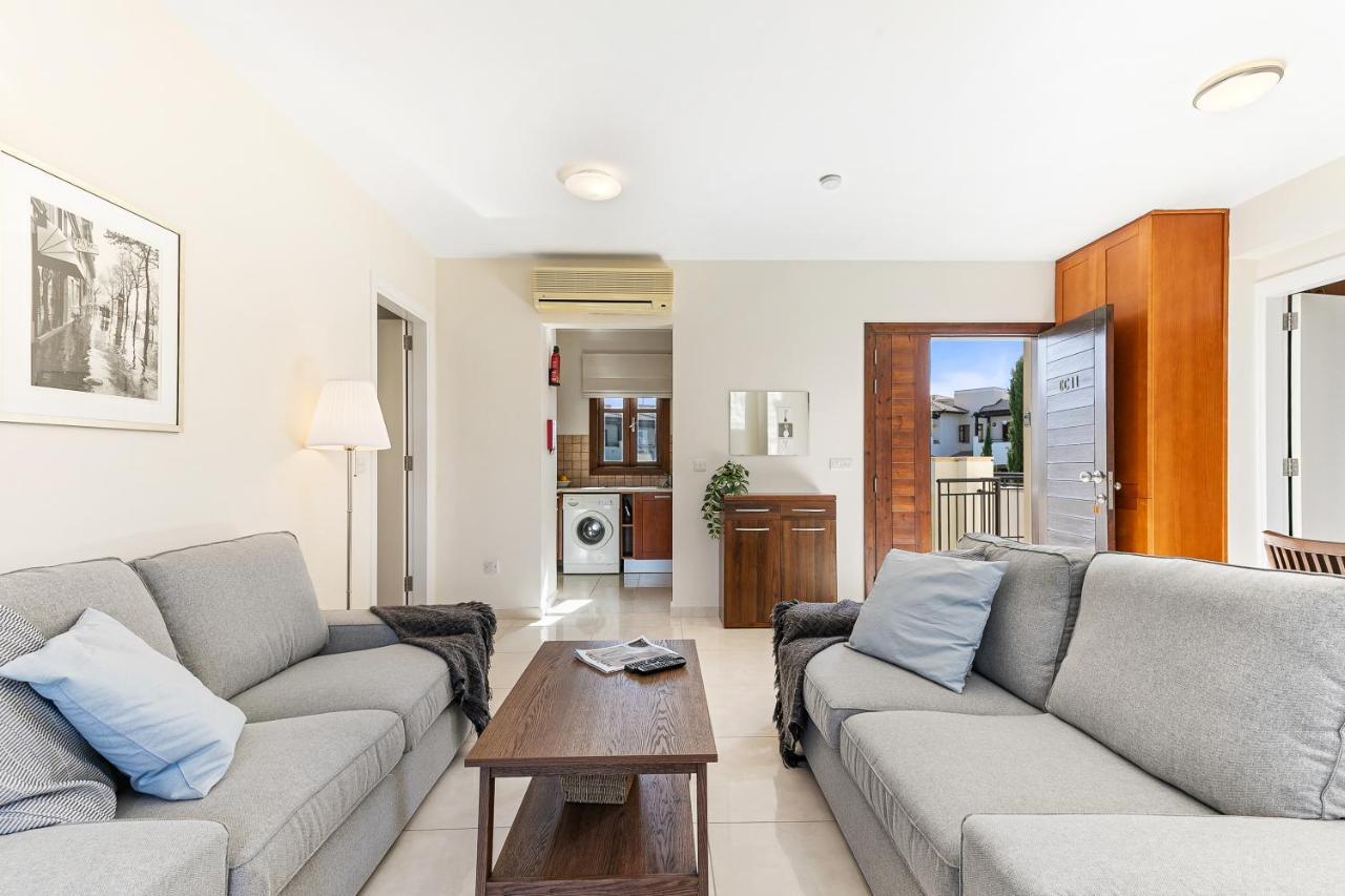 2 Bedroom Apartment Assia With Communal Pool, Aphrodite Hills Resort Куклія Екстер'єр фото