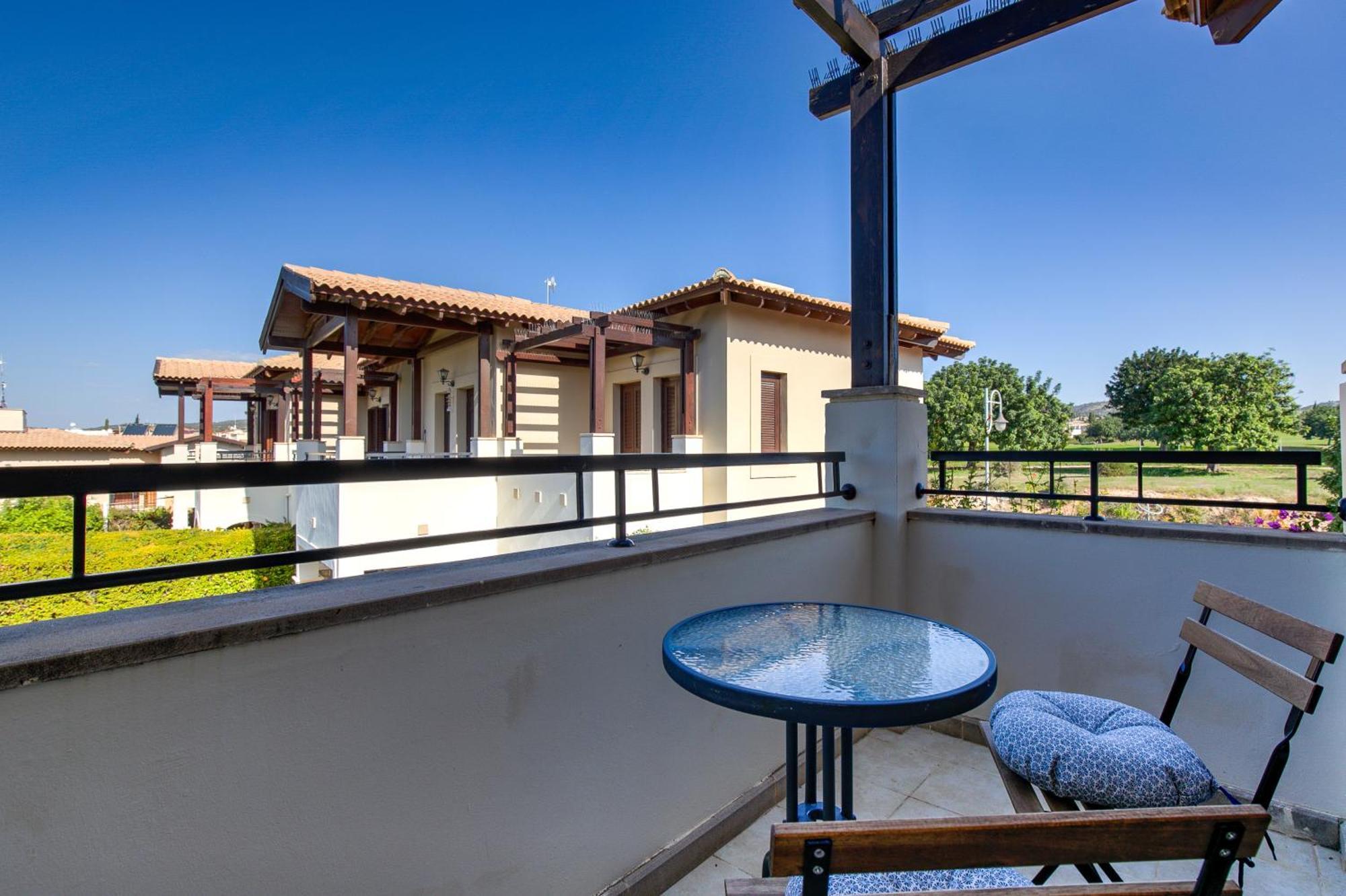 2 Bedroom Apartment Assia With Communal Pool, Aphrodite Hills Resort Куклія Екстер'єр фото